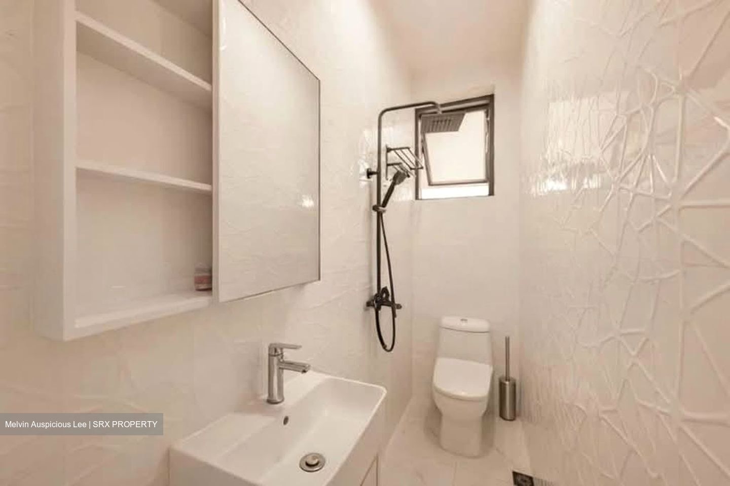 Cotswold Close (D13), Terrace #553359561